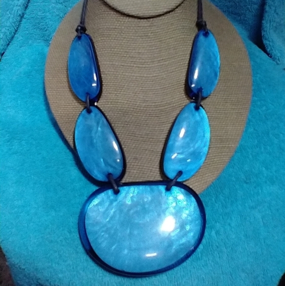 Elegant Huge Blue Statement Necklace on black cord vintage - Picture 5 of 5